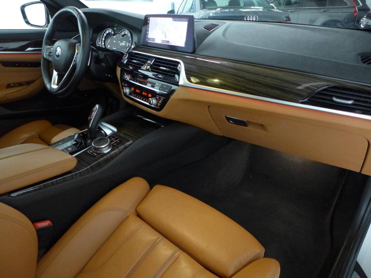 BMW 5-Series 530i 2019