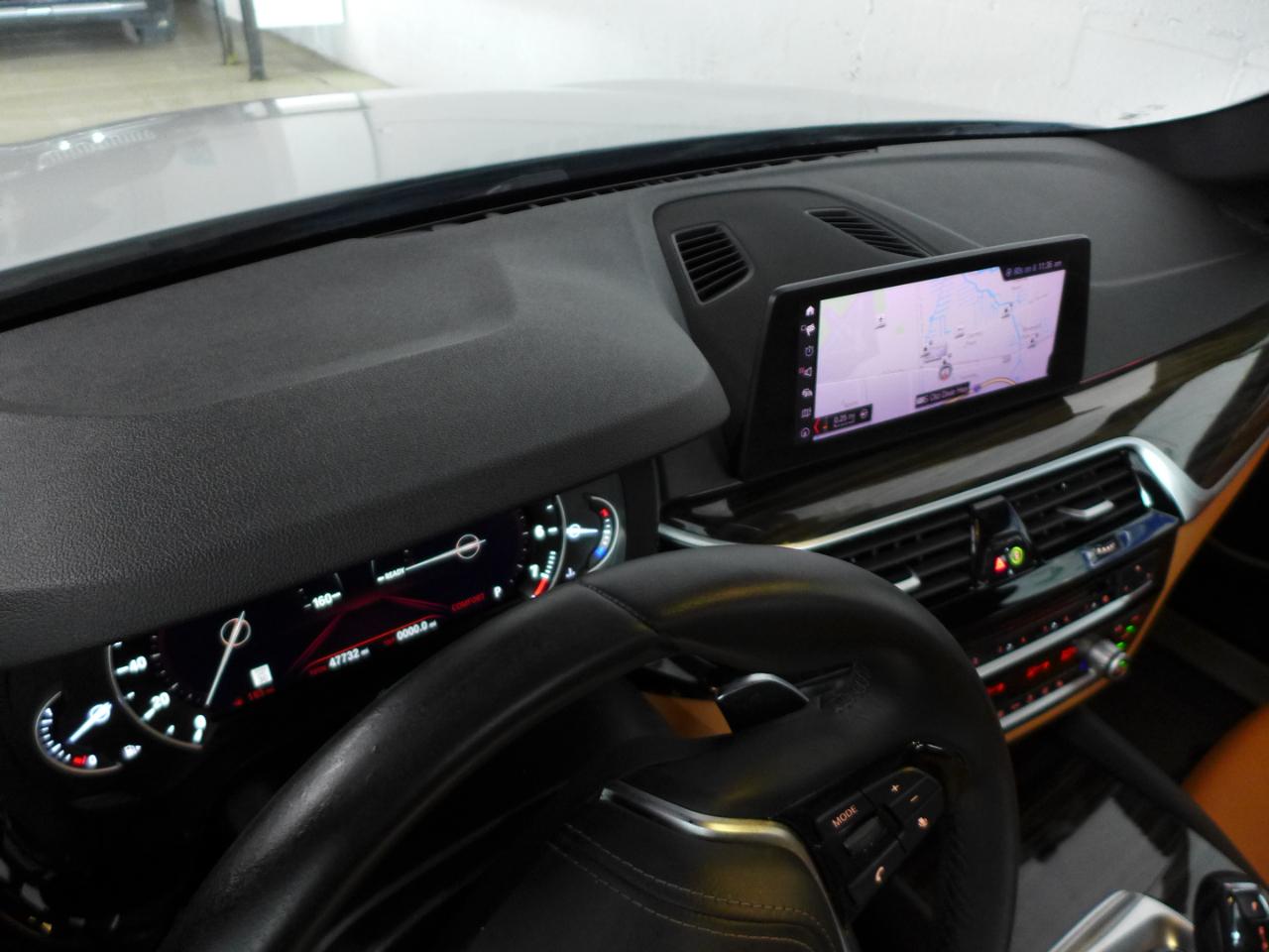 BMW 5-Series 530i 2019