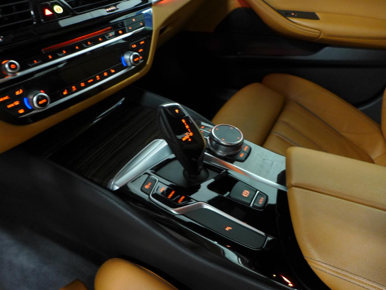 BMW 5-Series 530i 2019