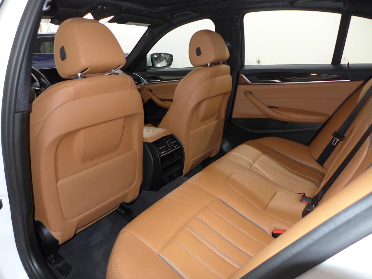 BMW 5-Series 530i 2019