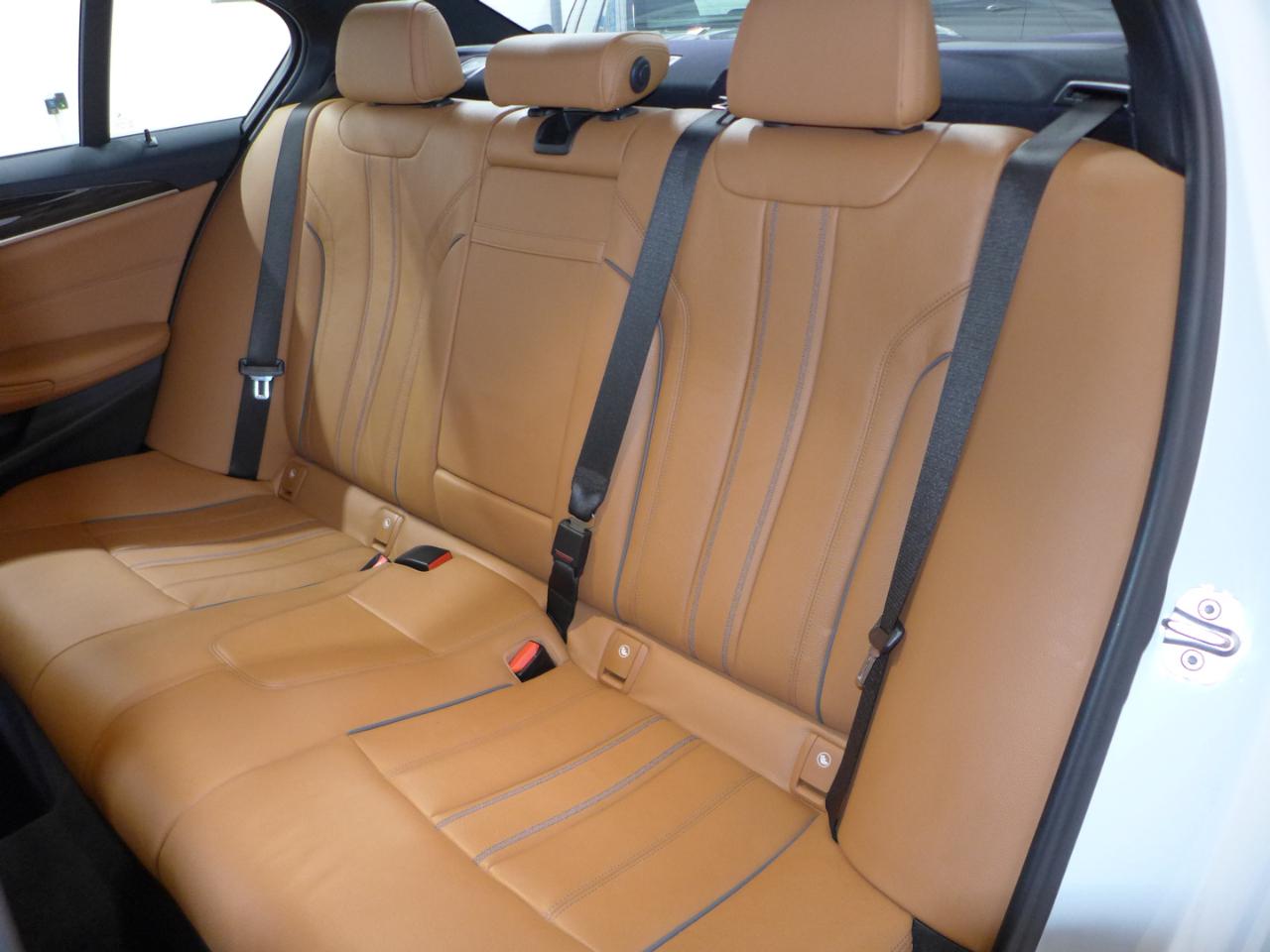 BMW 5-Series 530i 2019