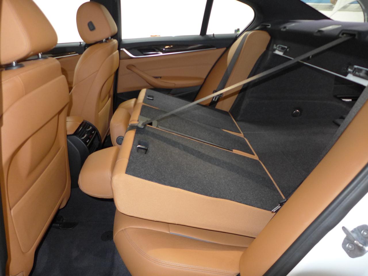 BMW 5-Series 530i 2019