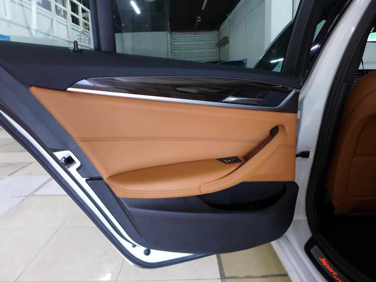 BMW 5-Series 530i 2019