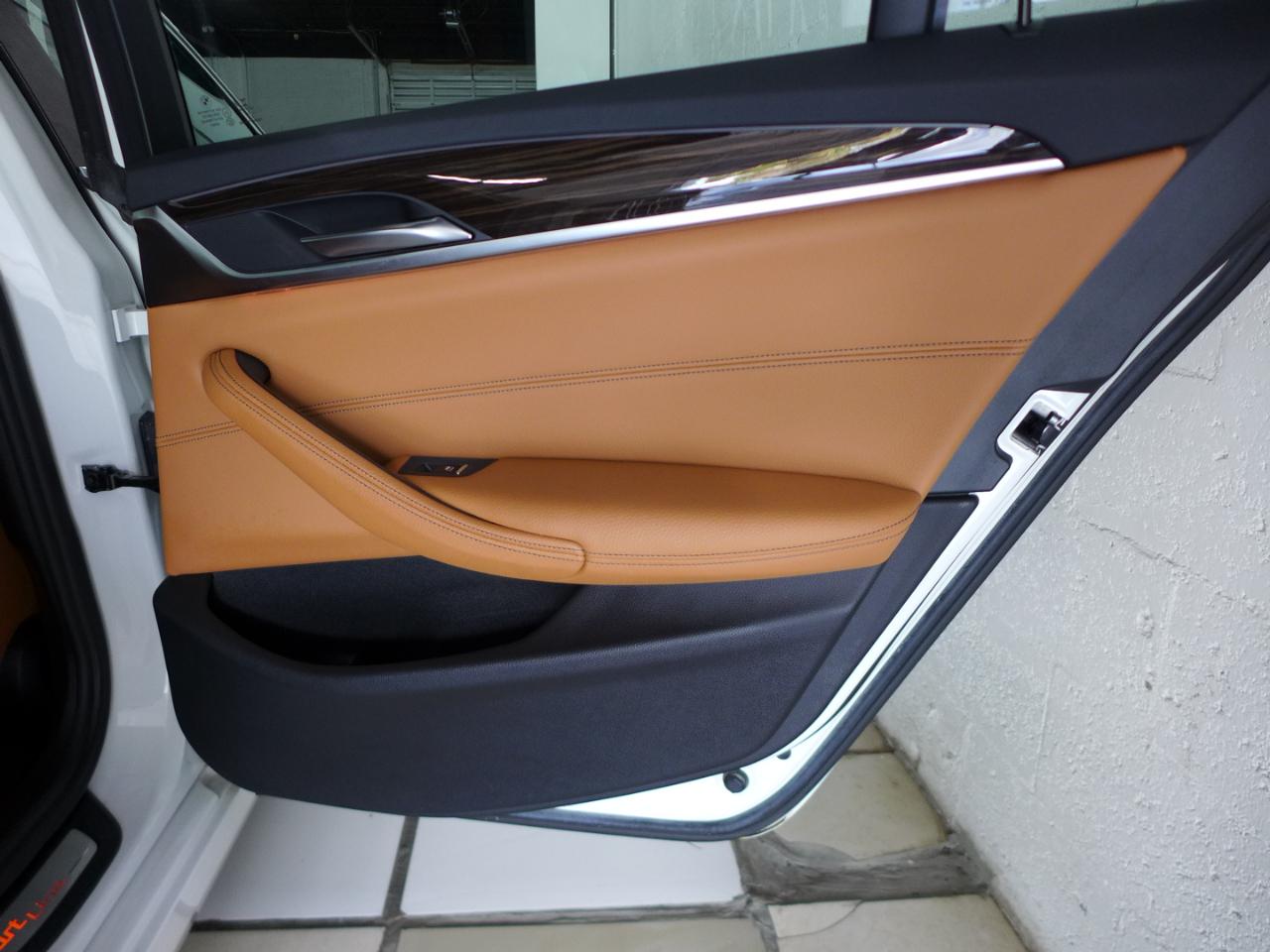 BMW 5-Series 530i 2019