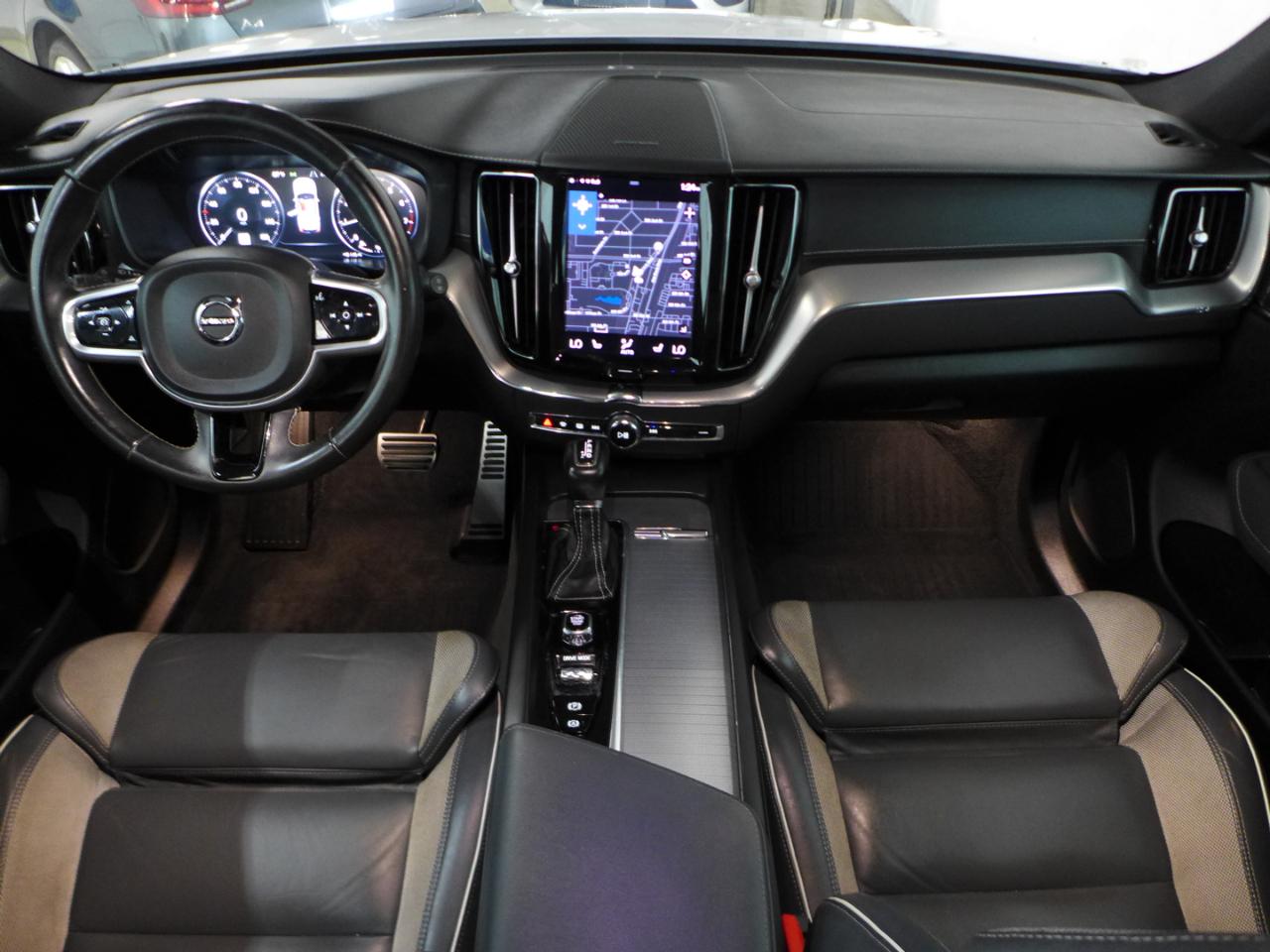 Volvo XC60 T5 R-Design 2021