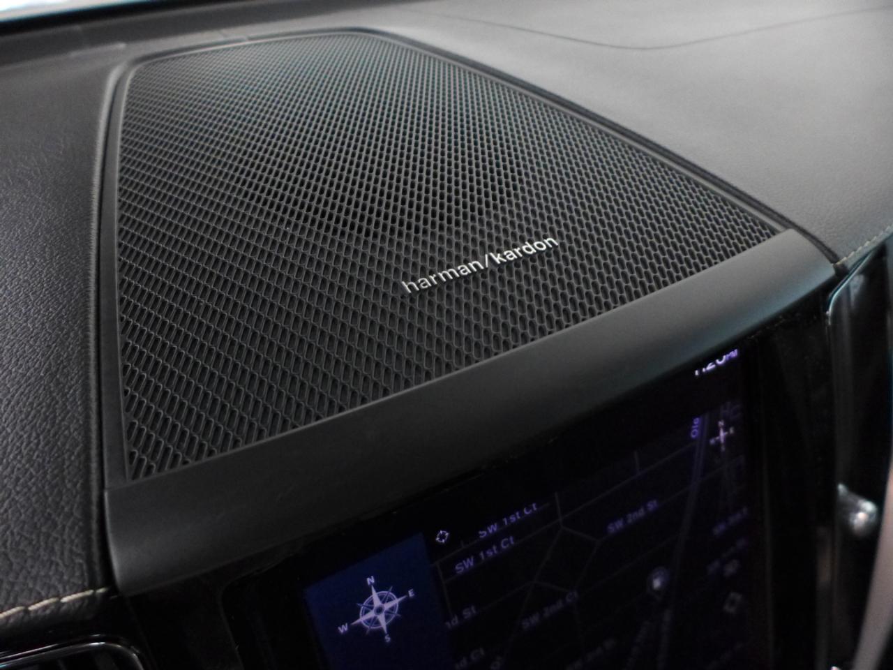 Volvo XC60 T5 R-Design 2021