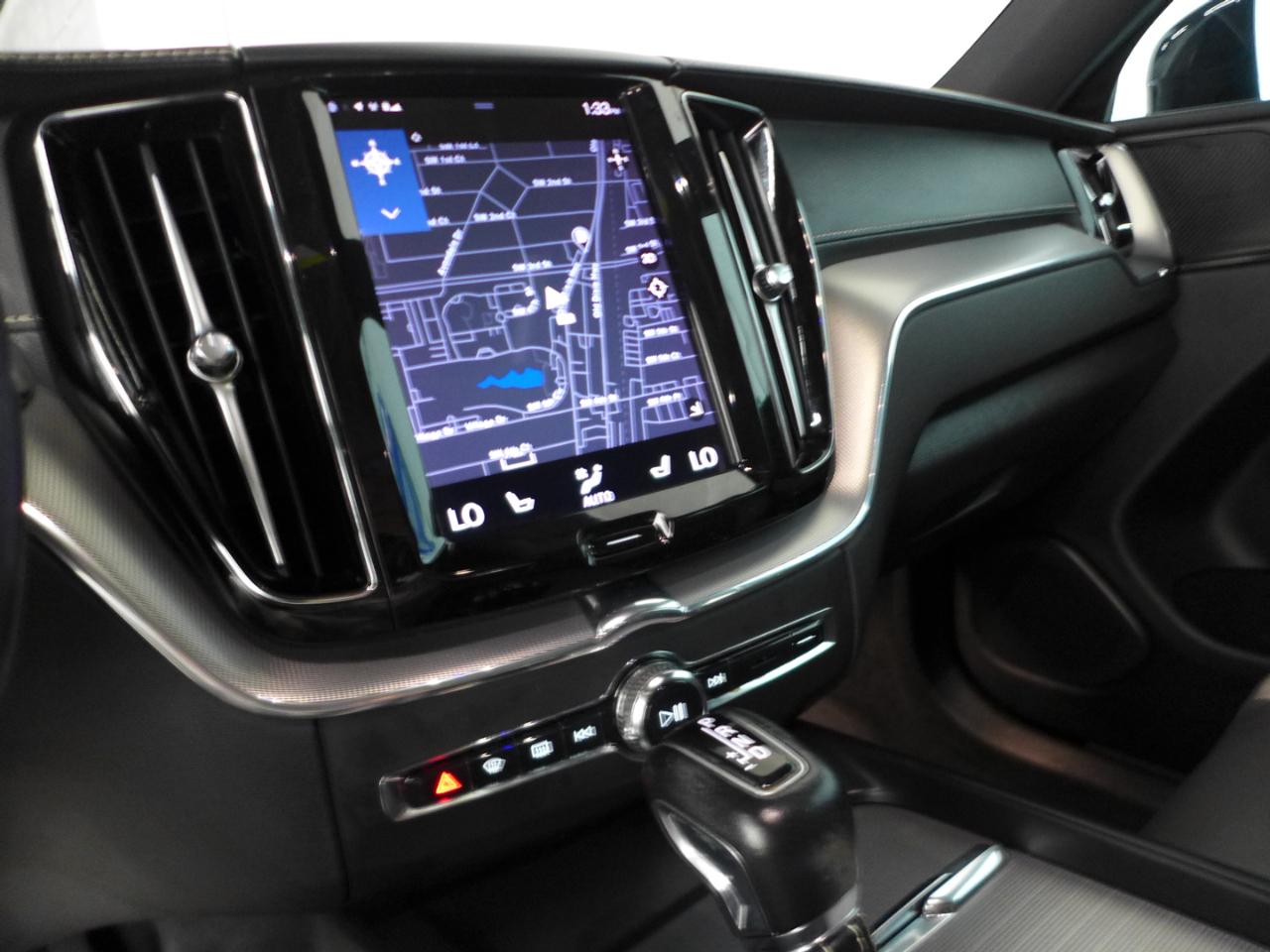 Volvo XC60 T5 R-Design 2021
