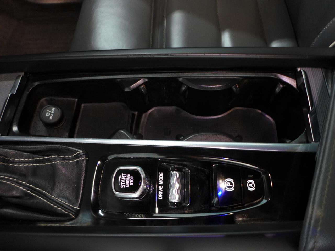 Volvo XC60 T5 R-Design 2021
