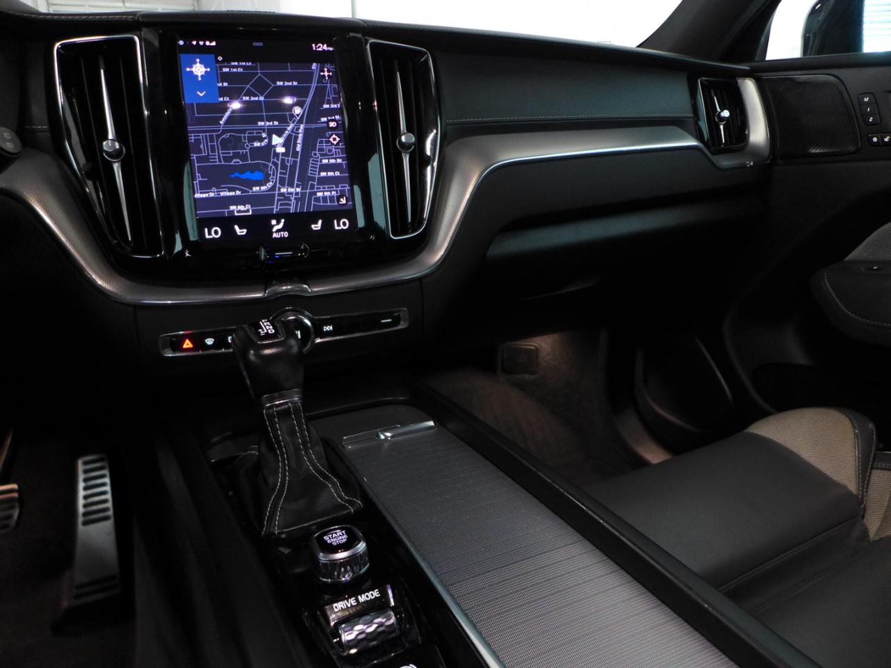 Volvo XC60 T5 R-Design 2021