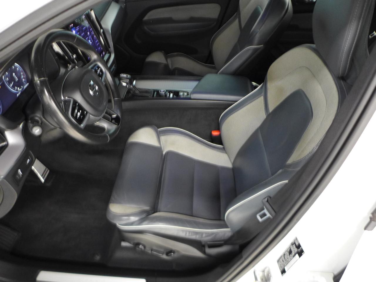 Volvo XC60 T5 R-Design 2021