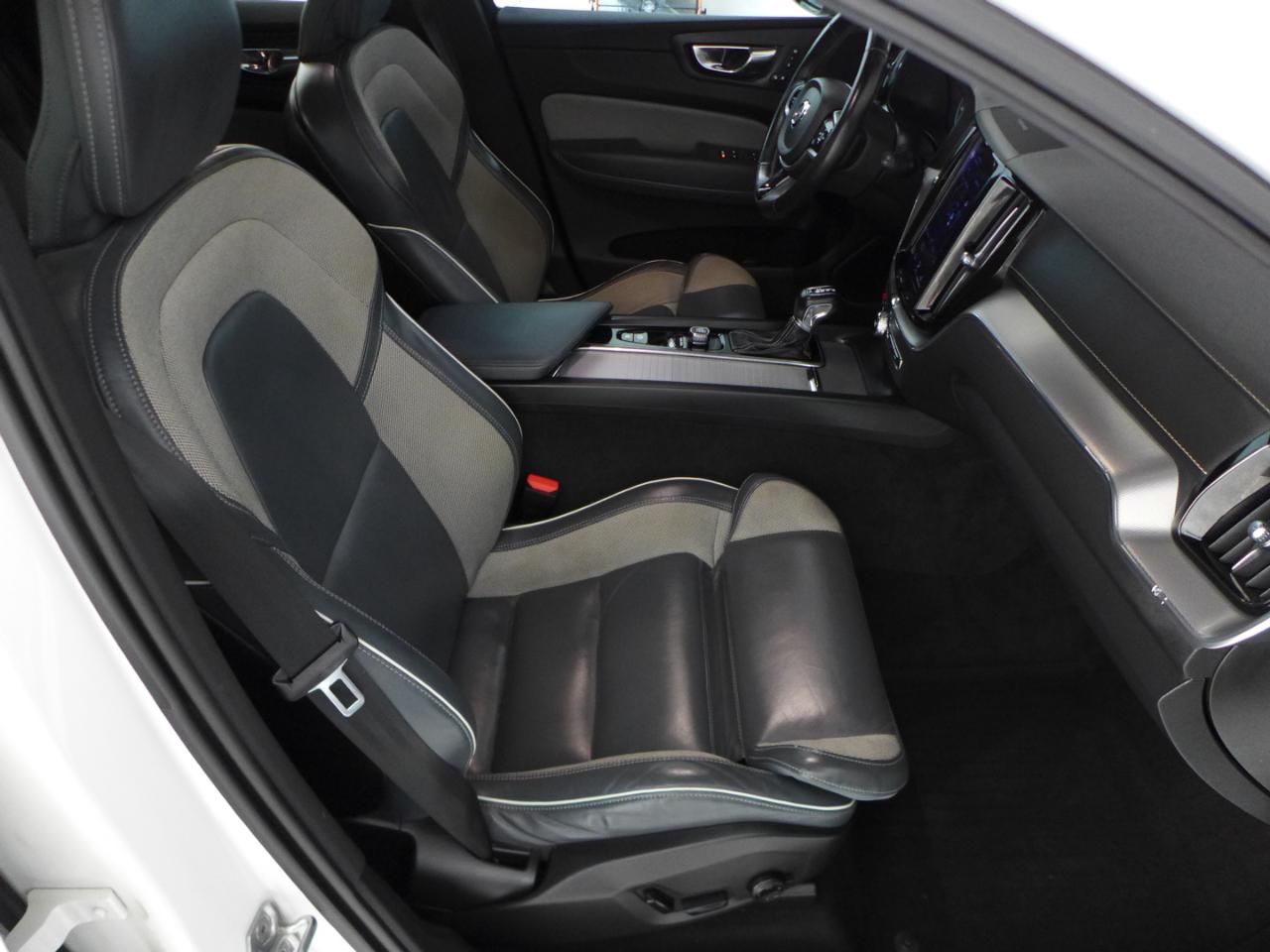 Volvo XC60 T5 R-Design 2021