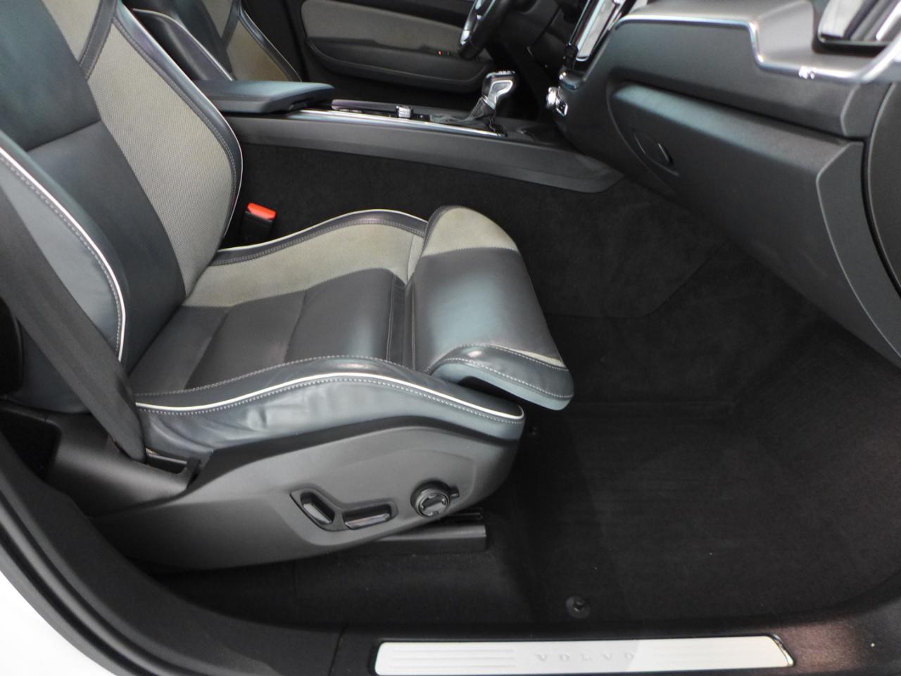 Volvo XC60 T5 R-Design 2021