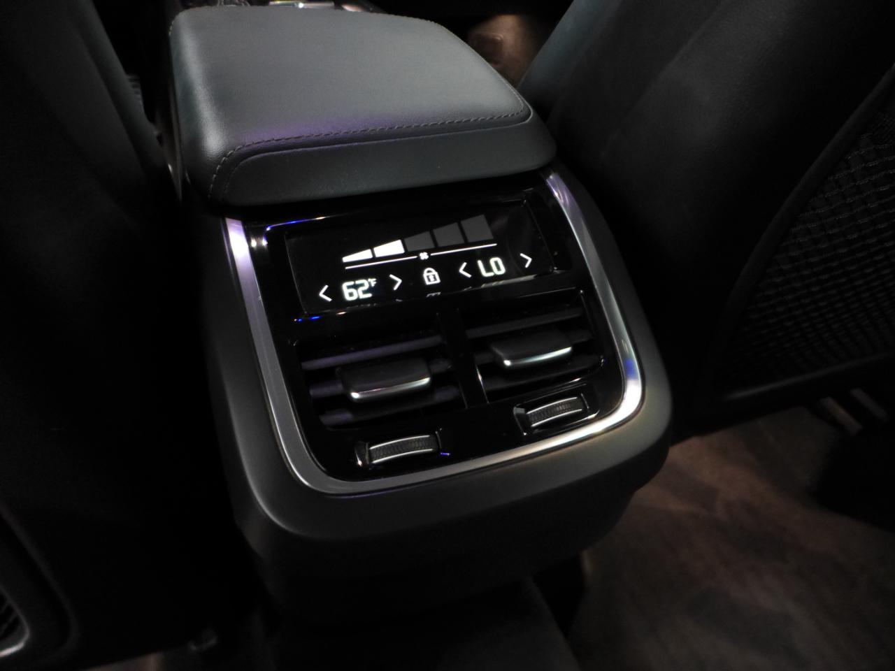 Volvo XC60 T5 R-Design 2021