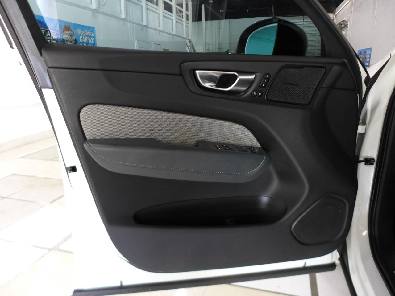 Volvo XC60 T5 R-Design 2021