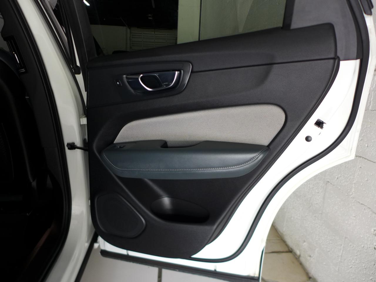 Volvo XC60 T5 R-Design 2021
