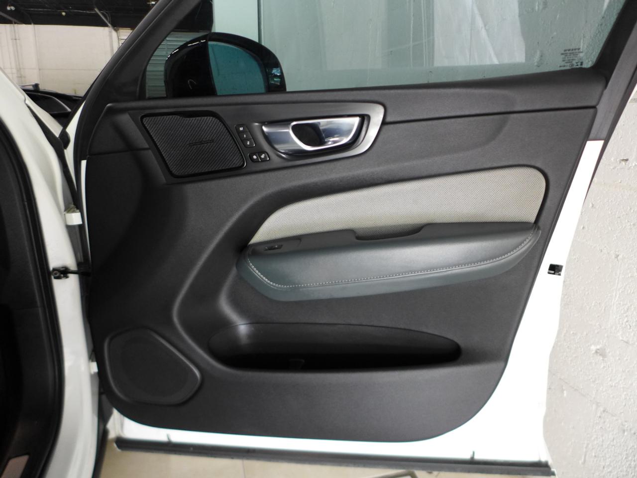 Volvo XC60 T5 R-Design 2021