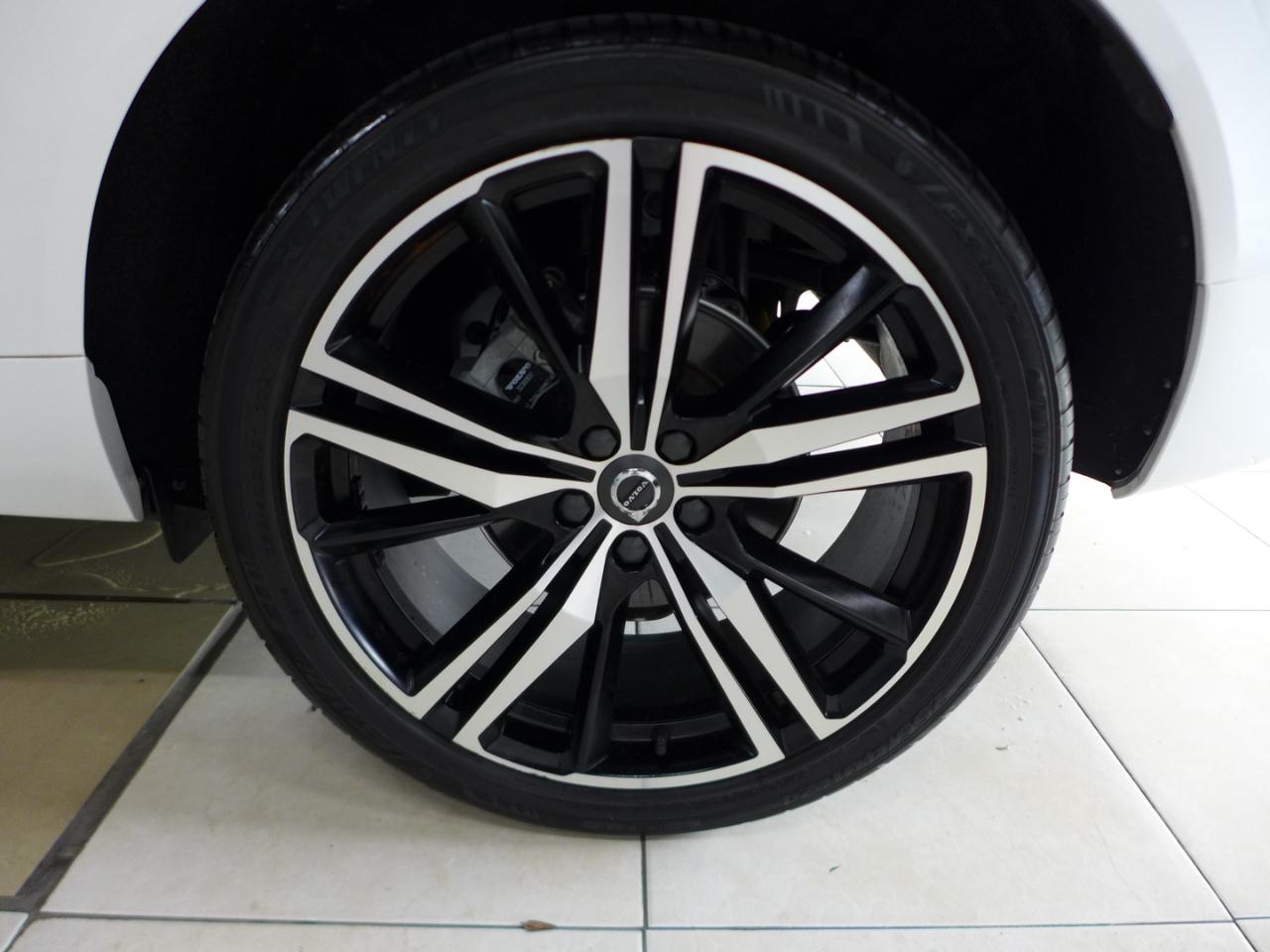 Volvo XC60 T5 R-Design 2021