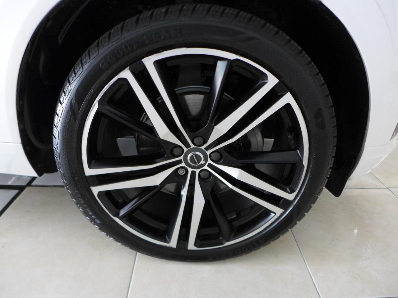 Volvo XC60 T5 R-Design 2021