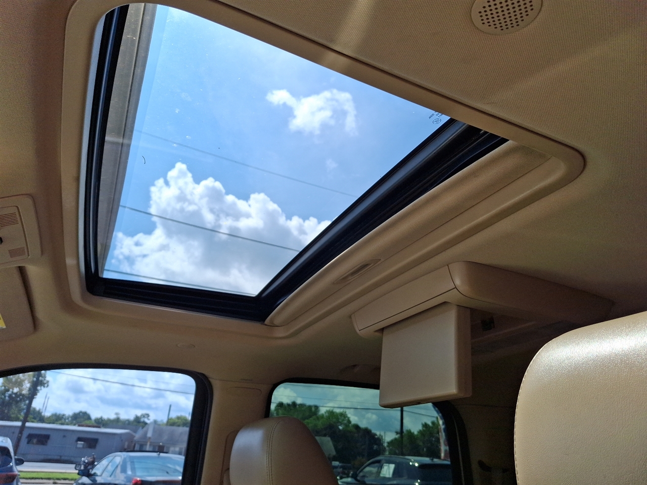 Cadillac Escalade  2011 Cadillac Escalade  2011