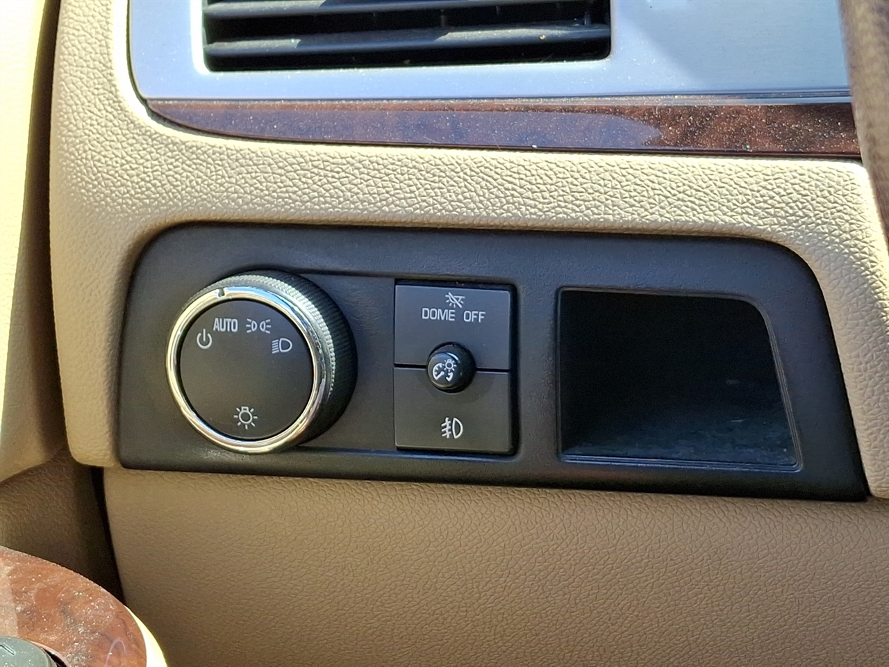 Cadillac Escalade  2011 Cadillac Escalade  2011