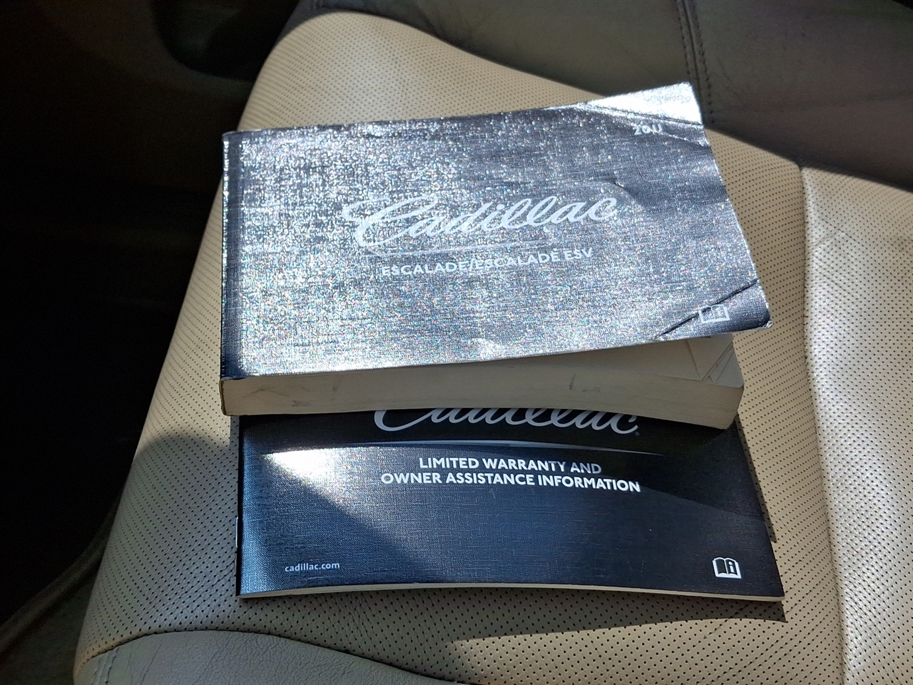 Cadillac Escalade  2011 Cadillac Escalade  2011