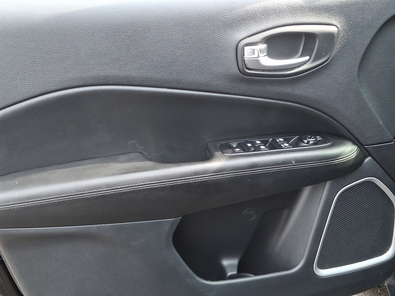 2021 Jeep Compass Altitude photo 11