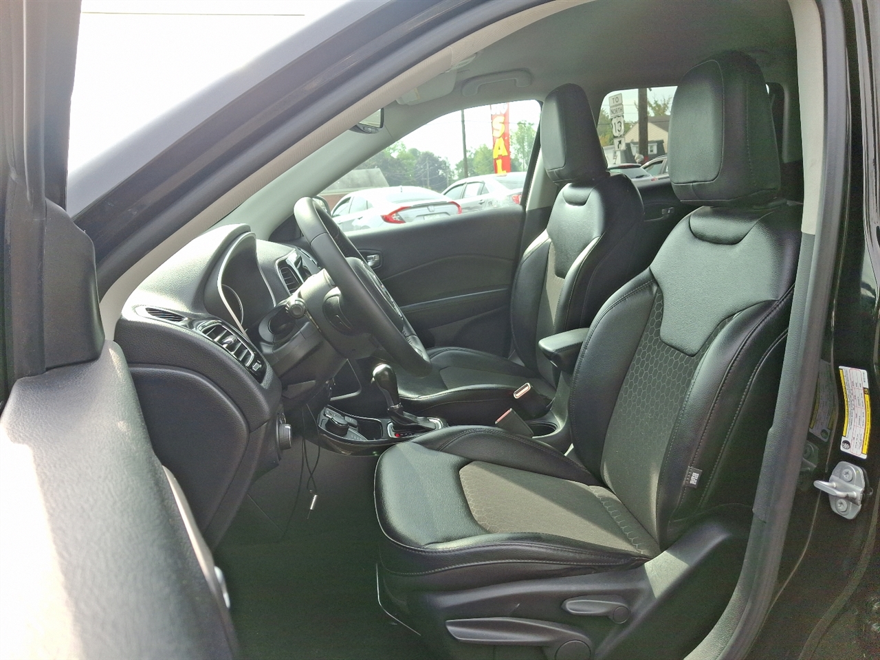2021 Jeep Compass Altitude photo 12
