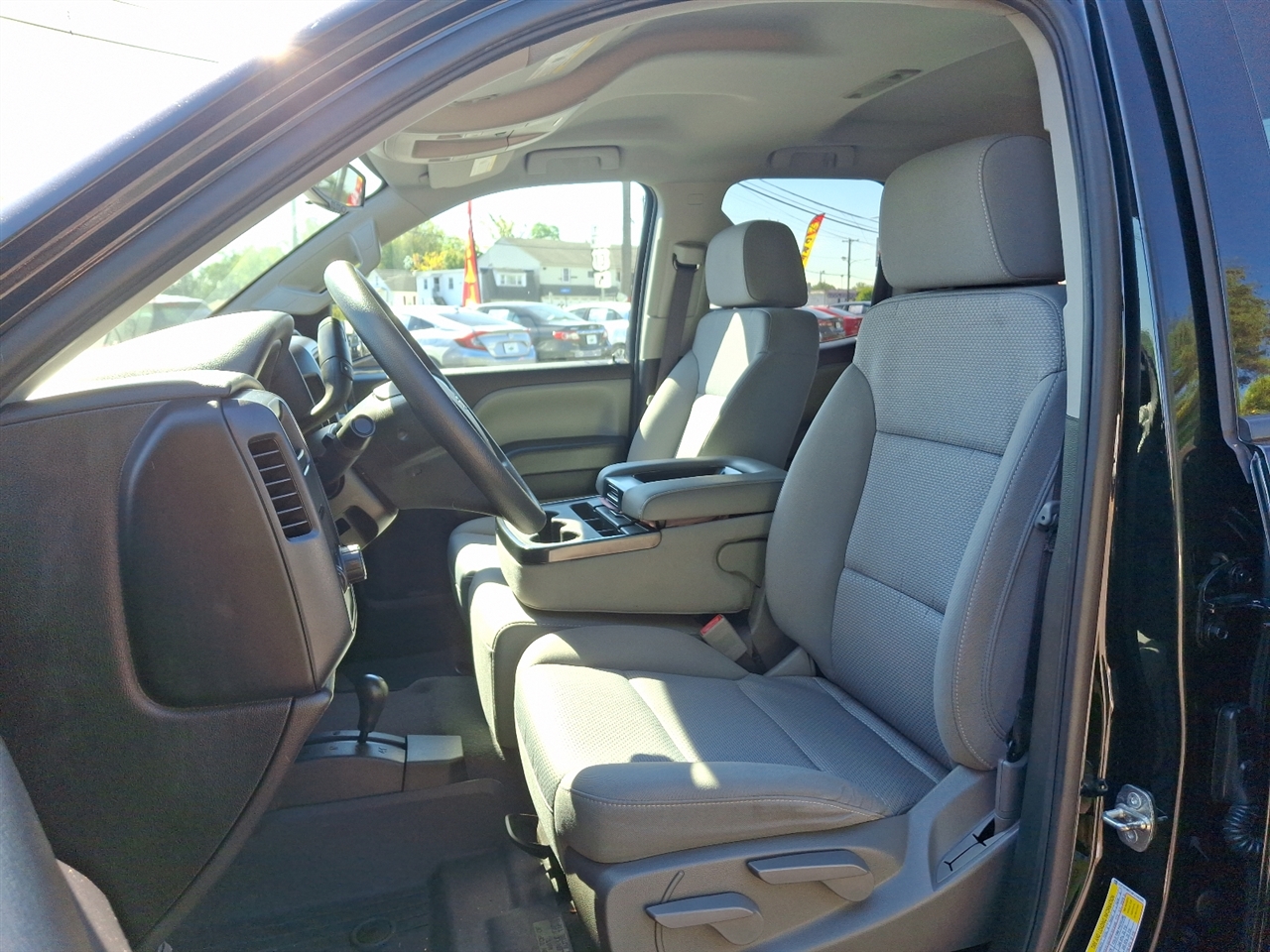 2019 Chevrolet Silverado 1500 Custom photo 12