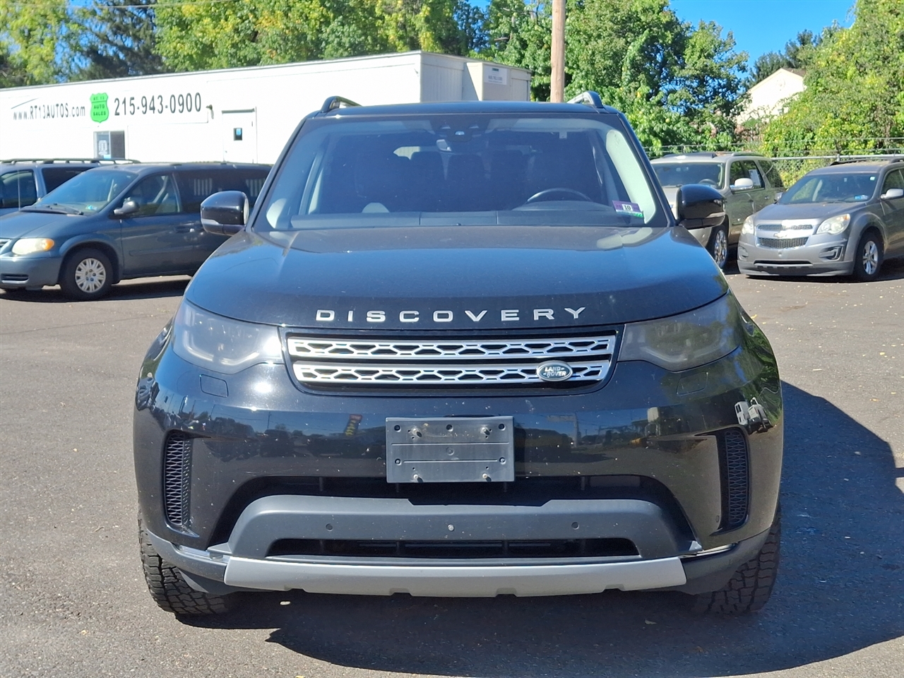 2017 Land Rover Discovery HSE photo 2