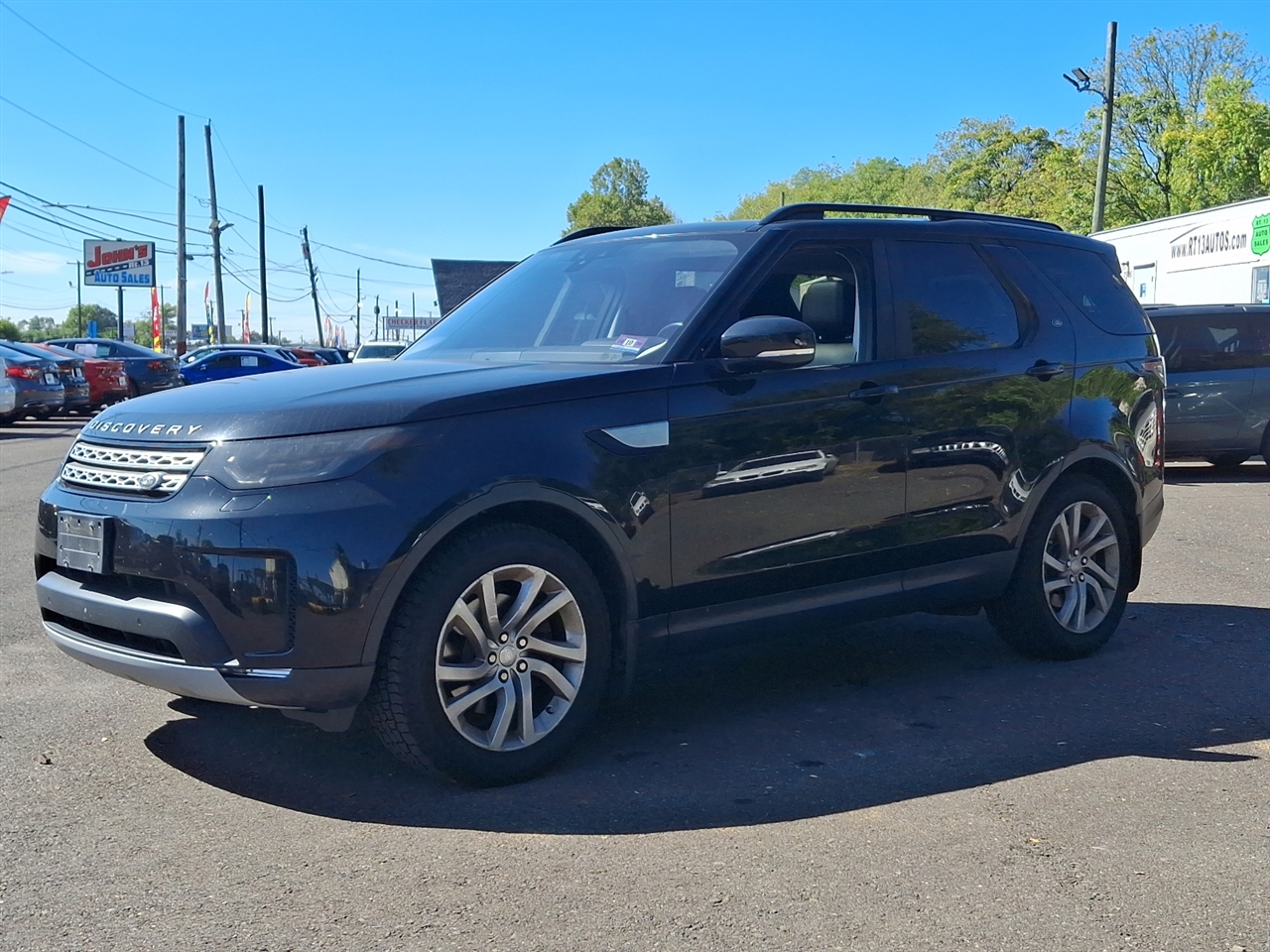 2017 Land Rover Discovery HSE photo 3