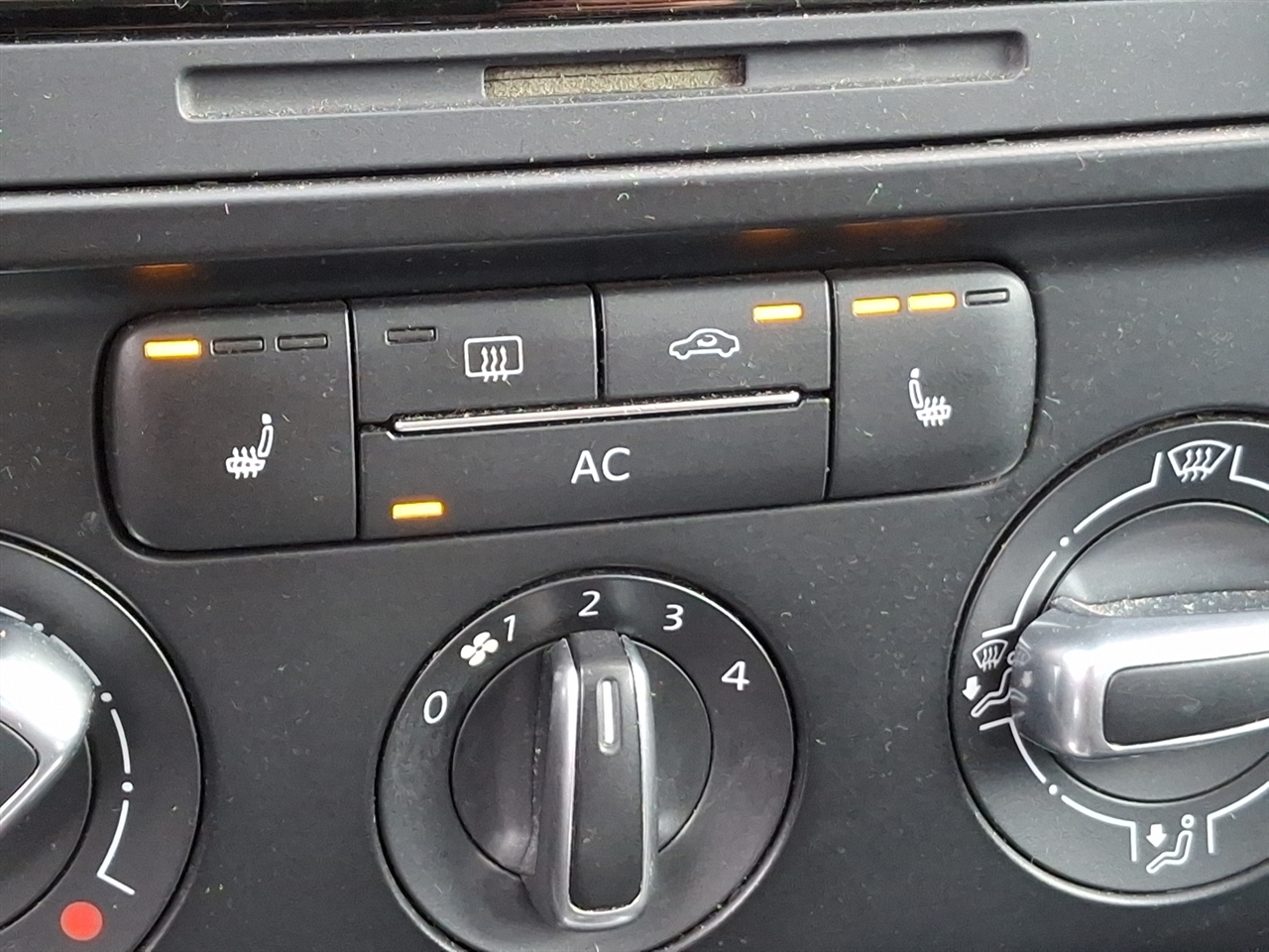 Volkswagen Jetta Sedan  2012 Volkswagen Jetta Sedan  2012