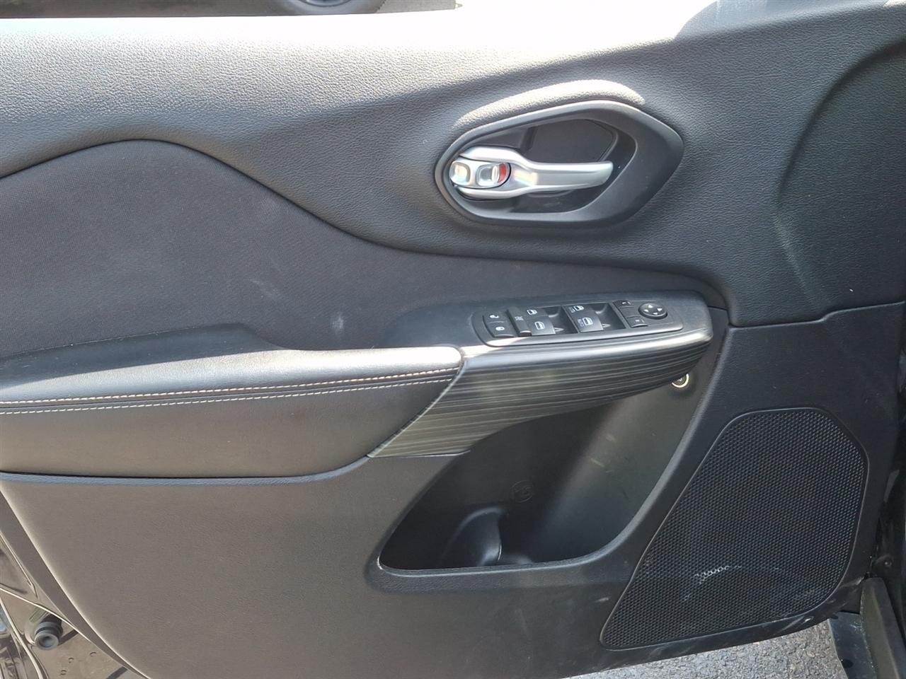 Jeep Cherokee  2016