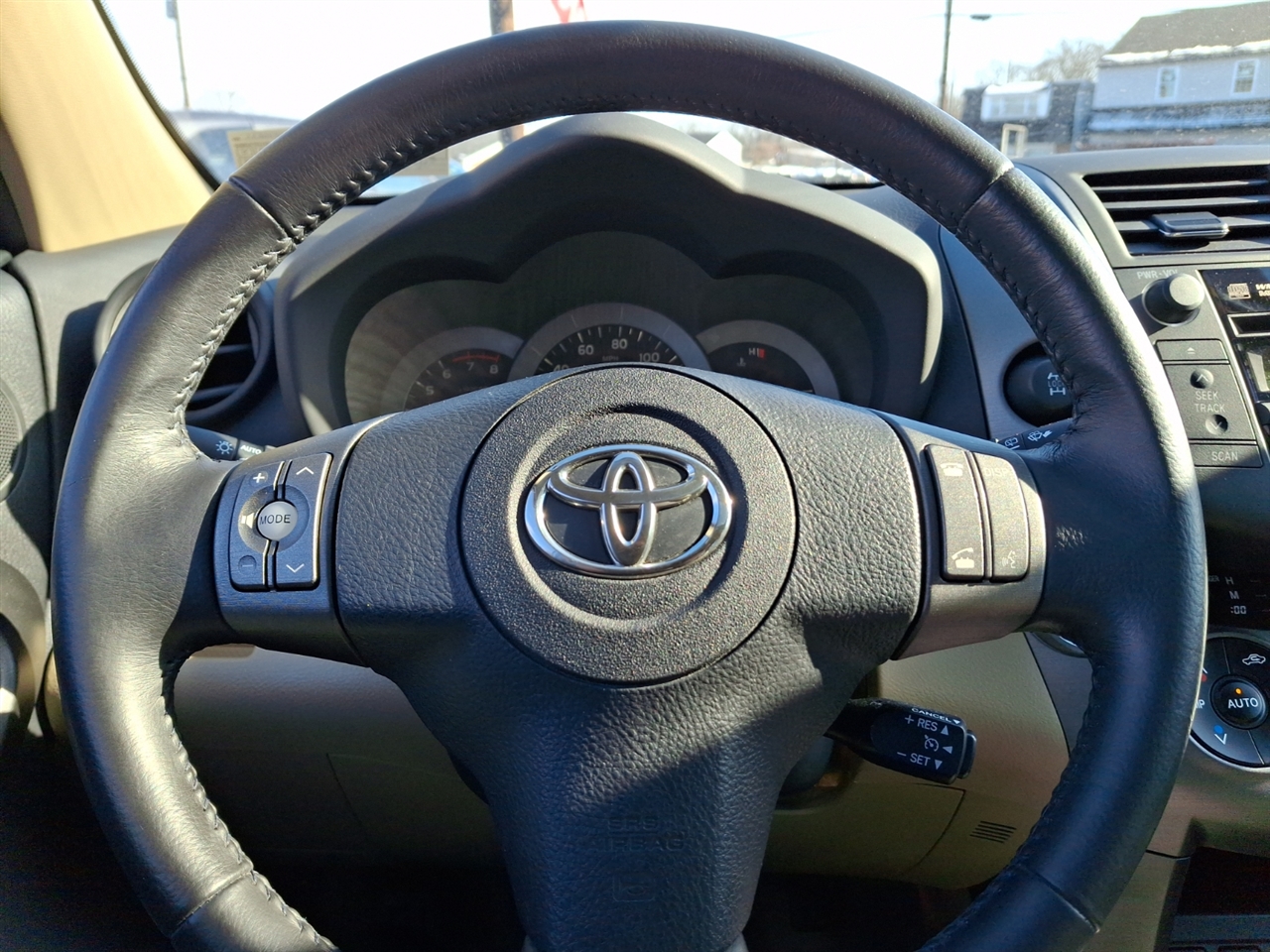 Toyota RAV4  2011