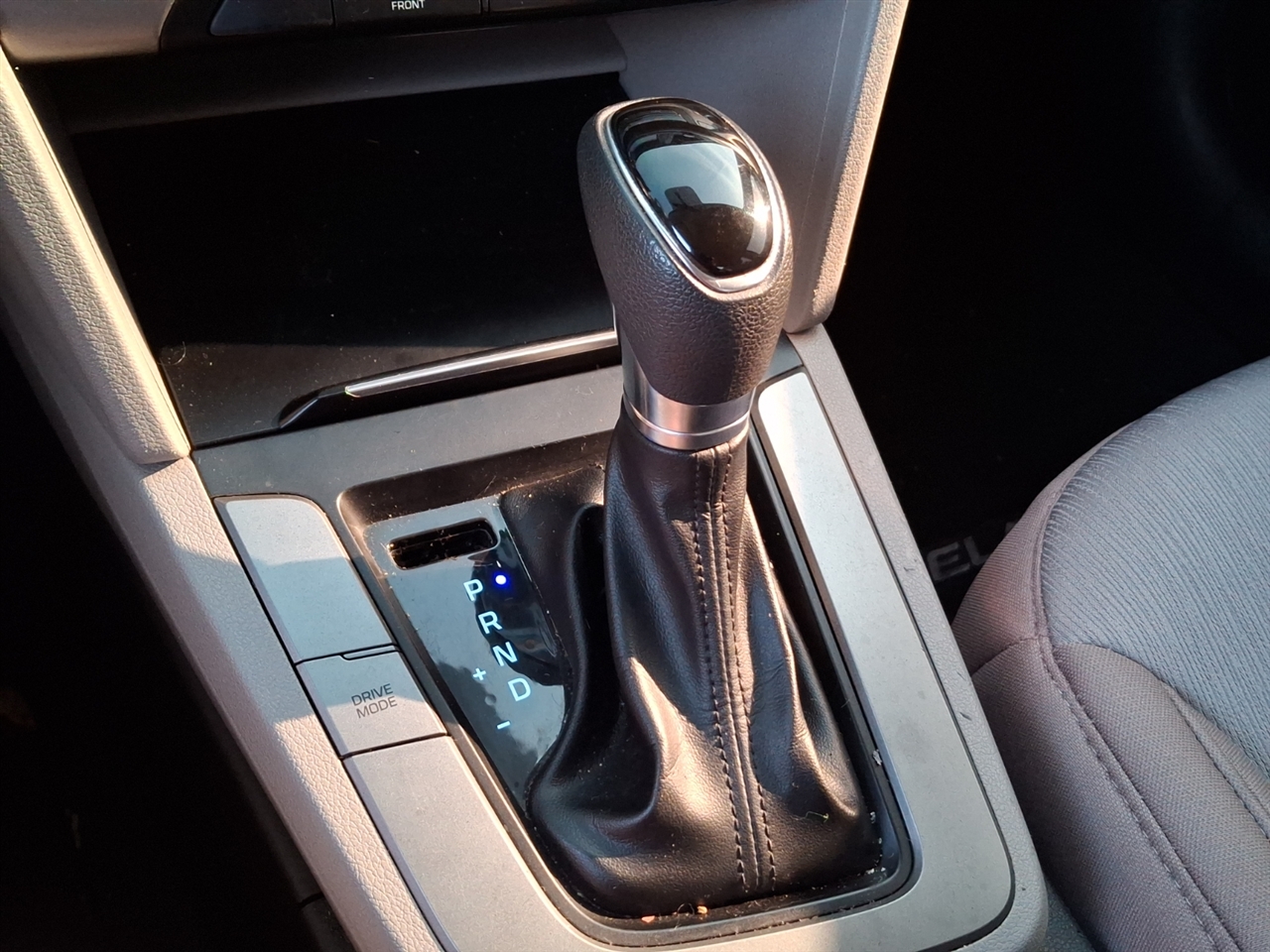 Hyundai Elantra  2018