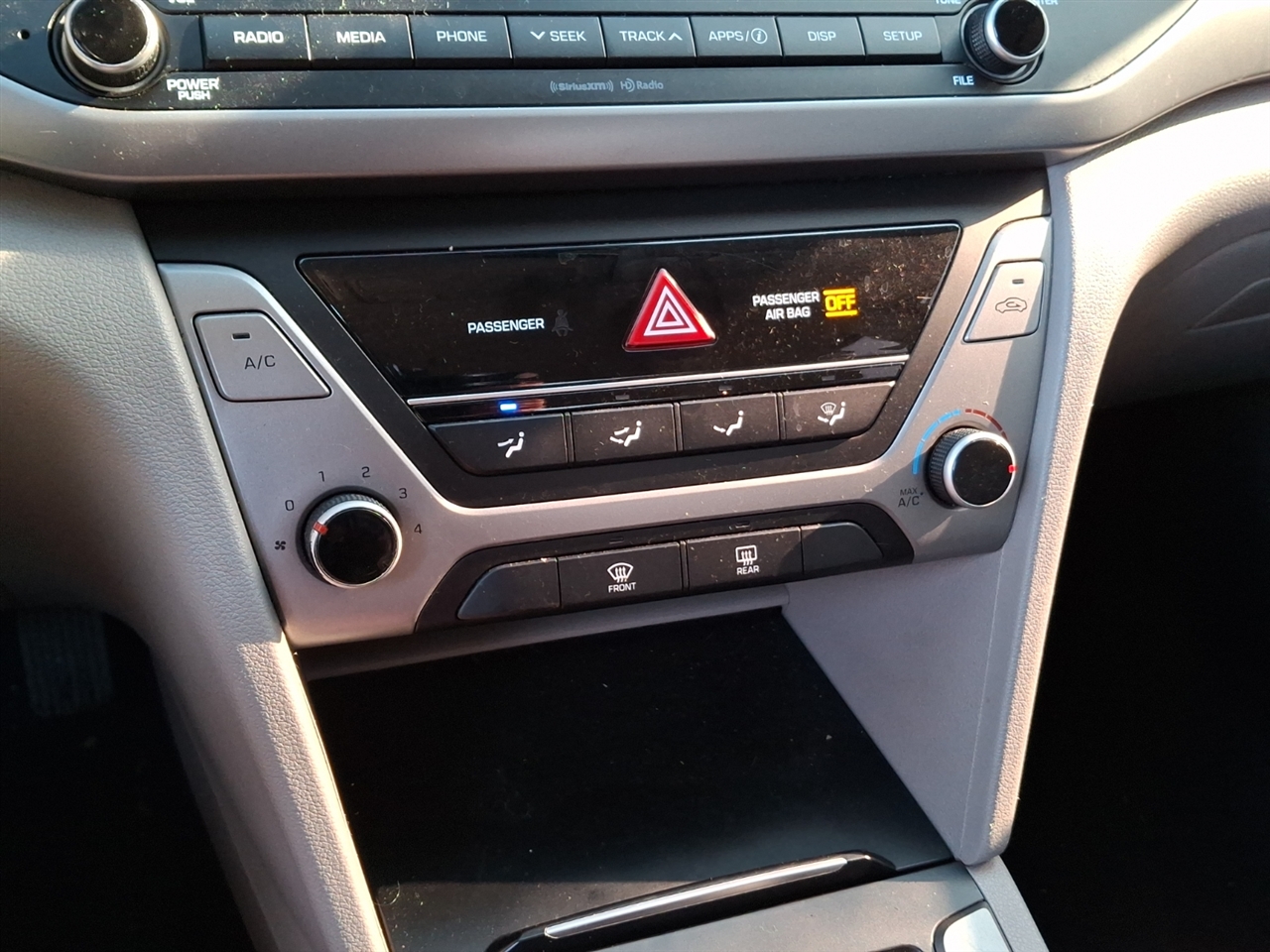 Hyundai Elantra  2018