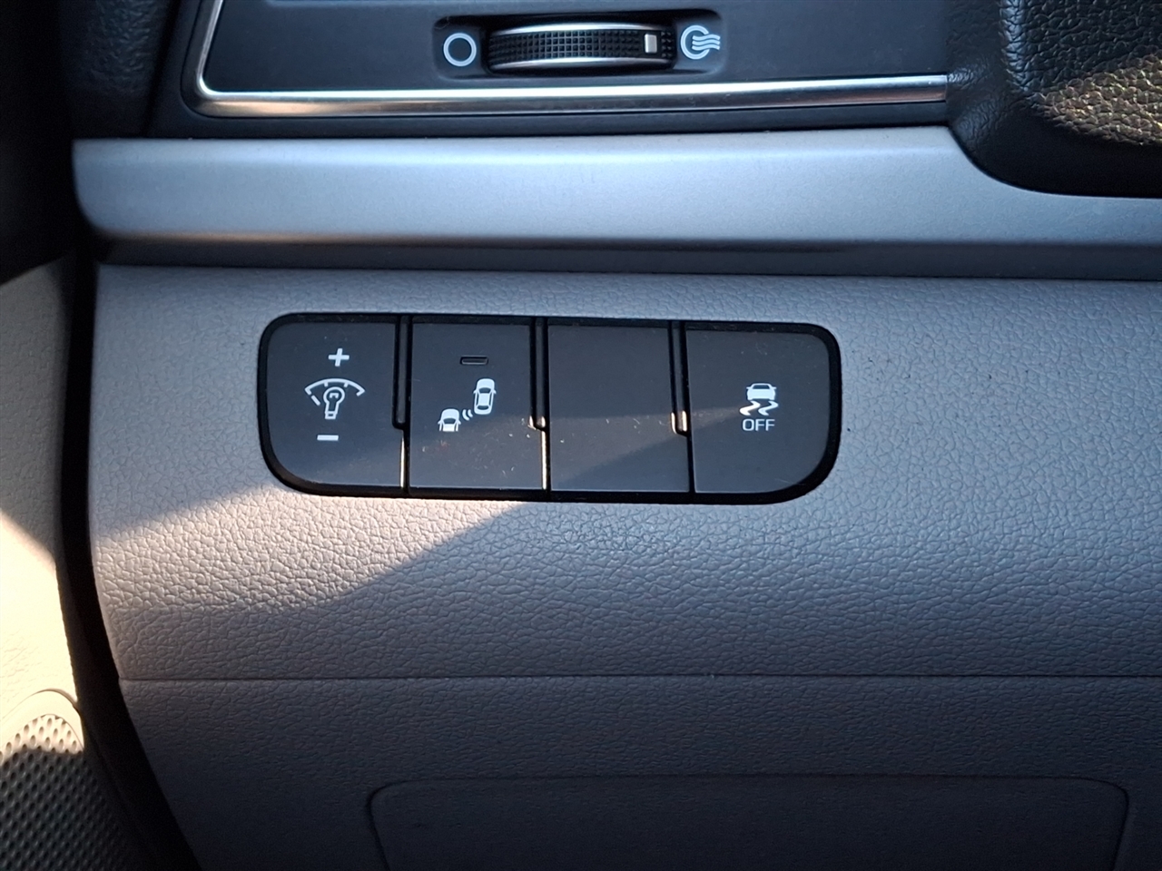 Hyundai Elantra  2018