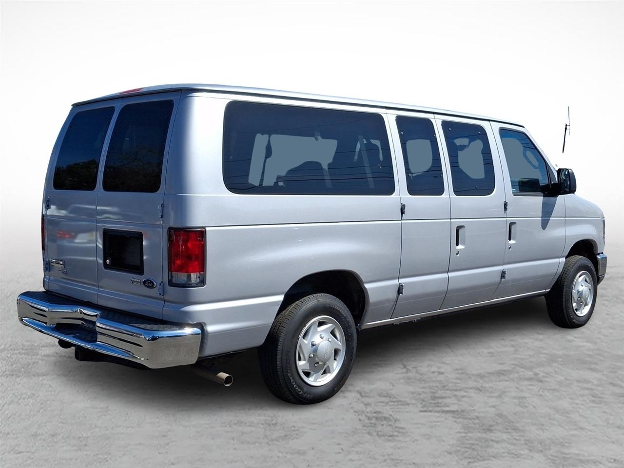 Ford Econoline Wagon  2013