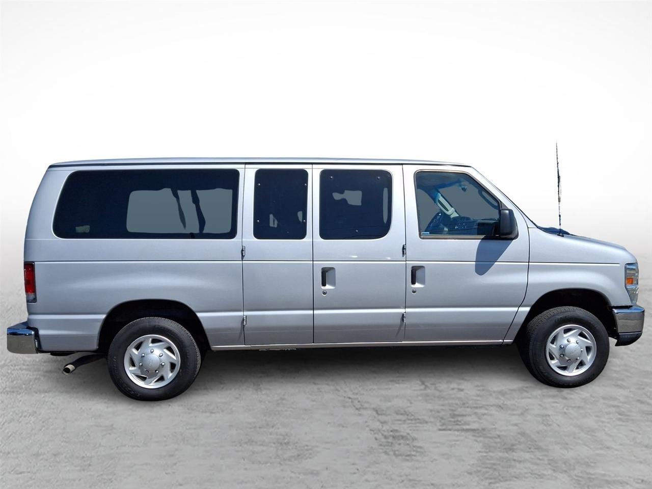 Ford Econoline Wagon  2013