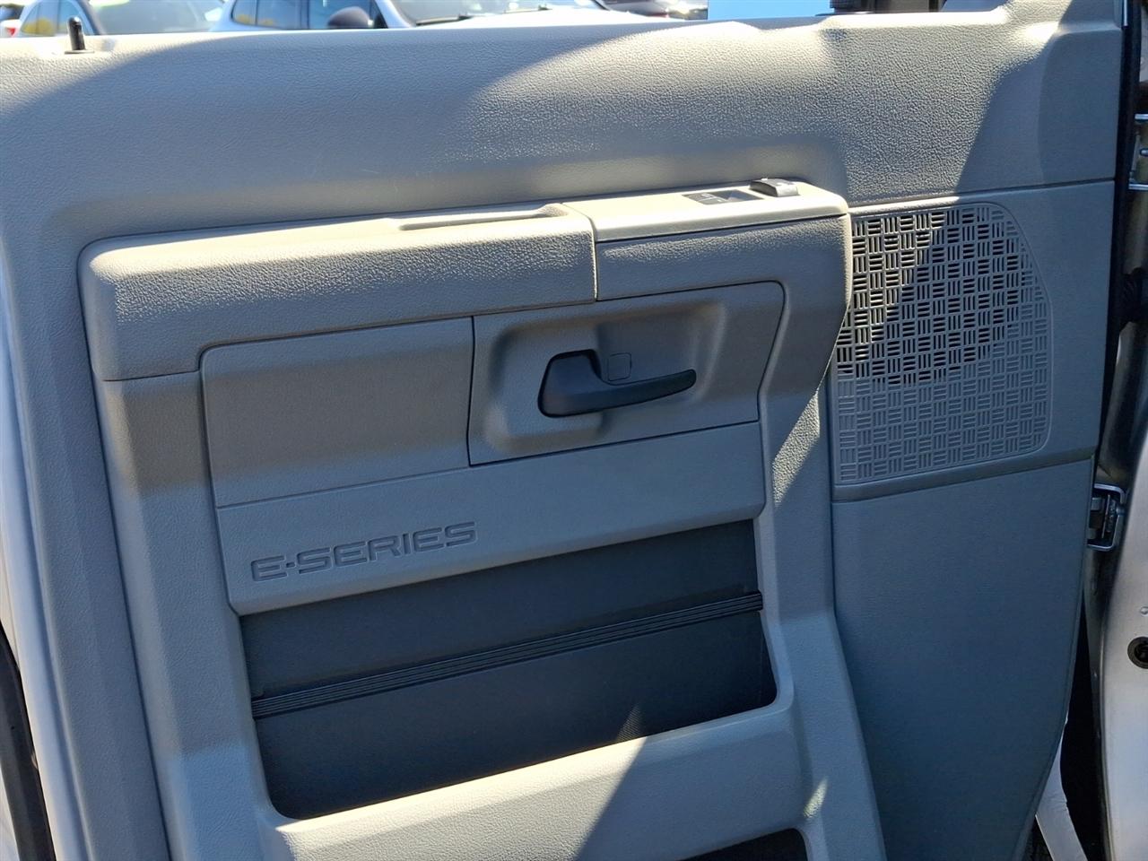 Ford Econoline Wagon  2013