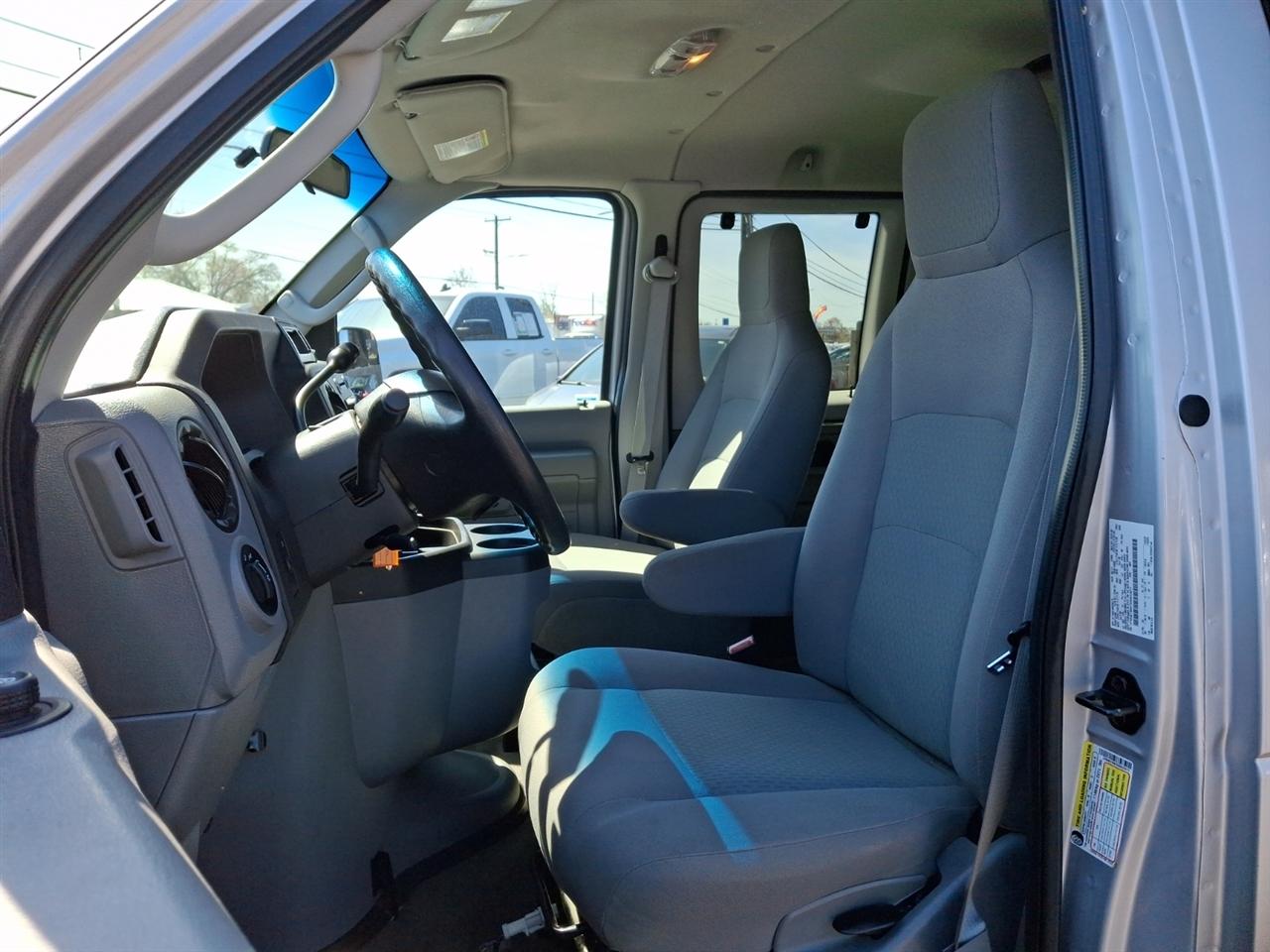 Ford Econoline Wagon  2013