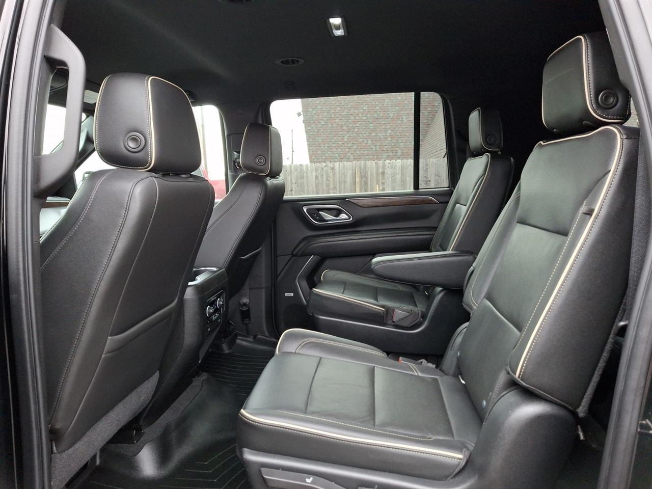 Chevrolet Suburban  2021