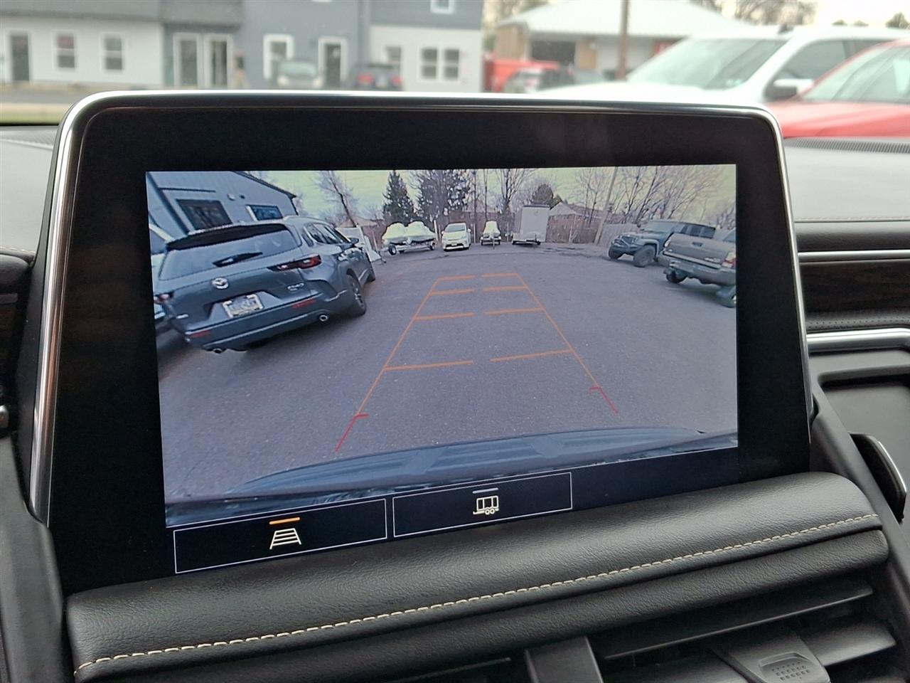 Chevrolet Suburban  2021