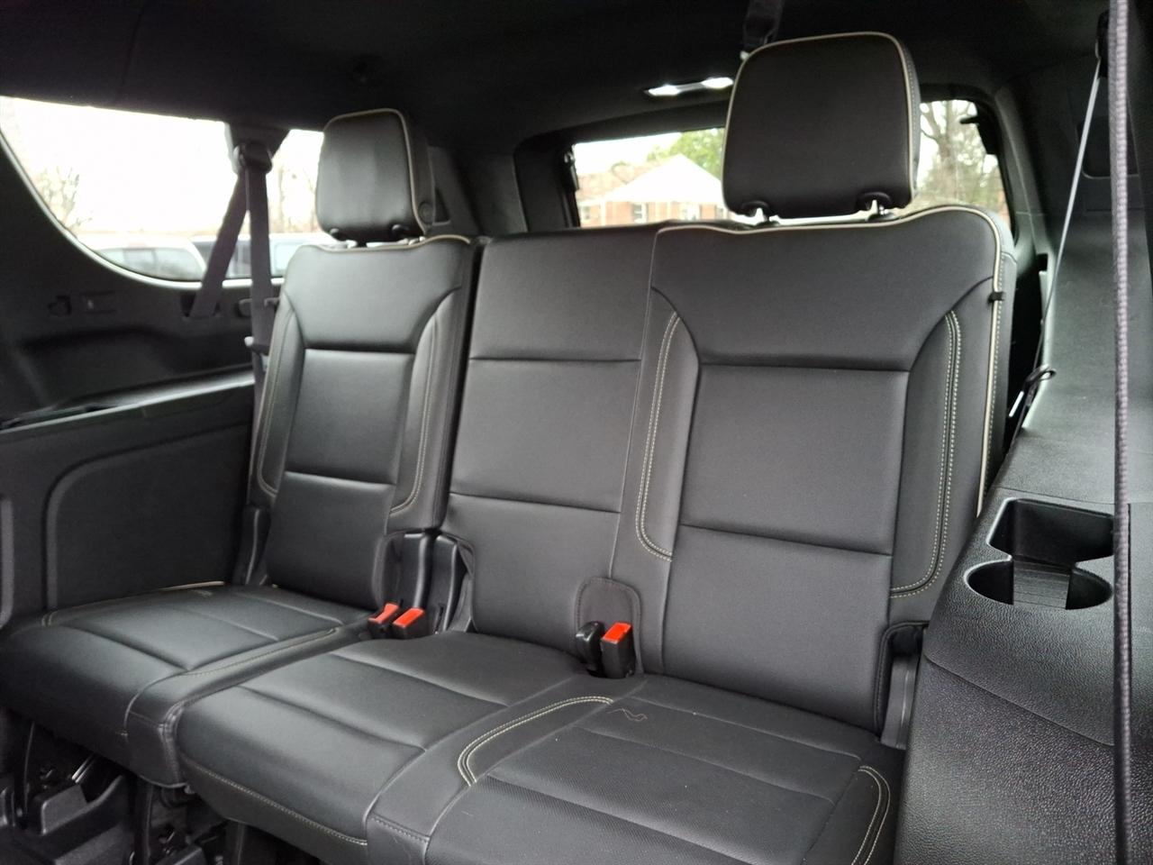 Chevrolet Suburban  2021