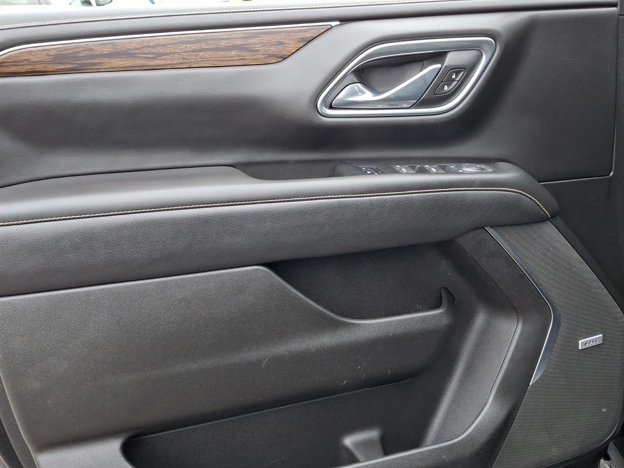 Chevrolet Suburban  2021