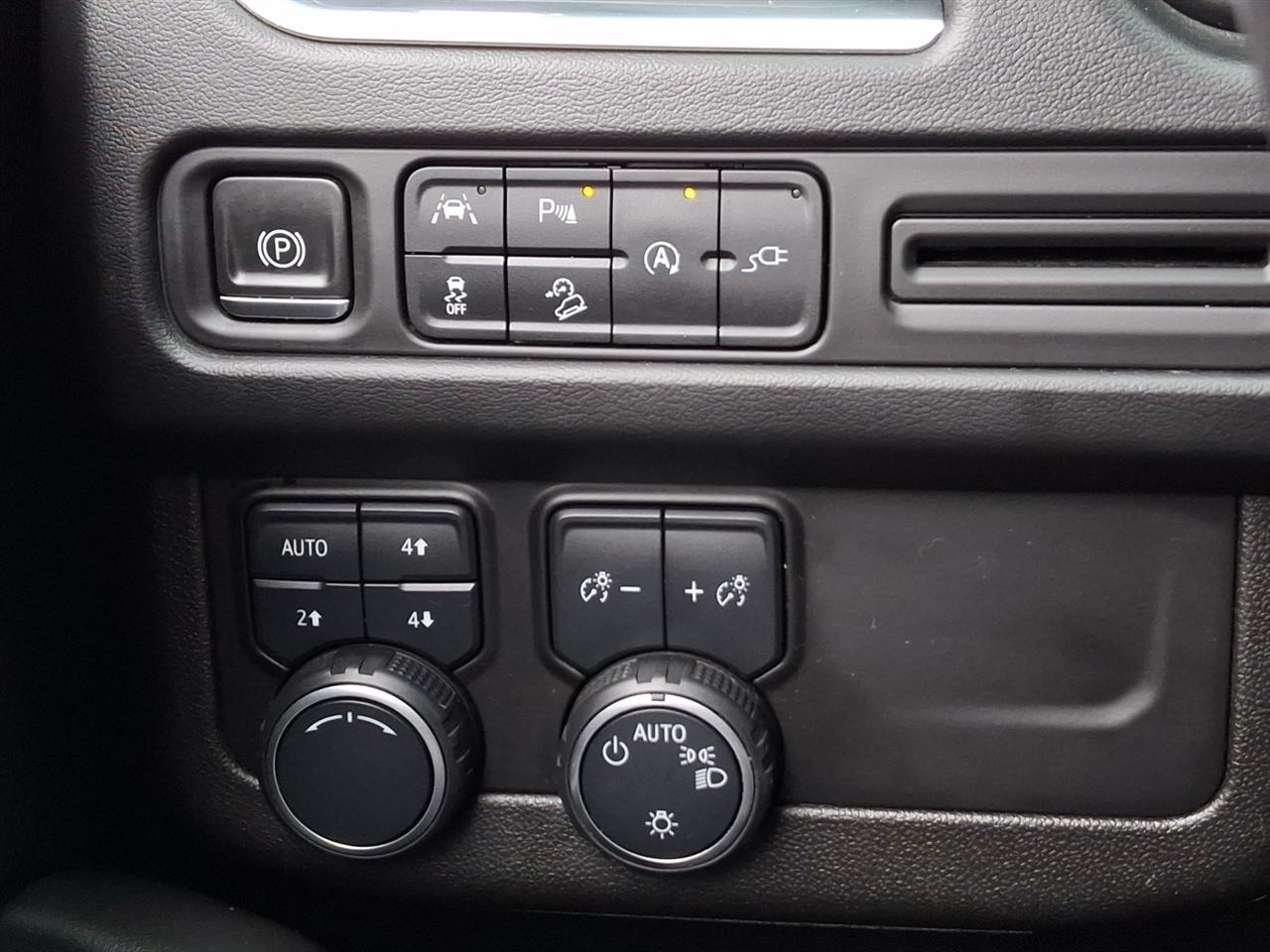 Chevrolet Suburban  2021