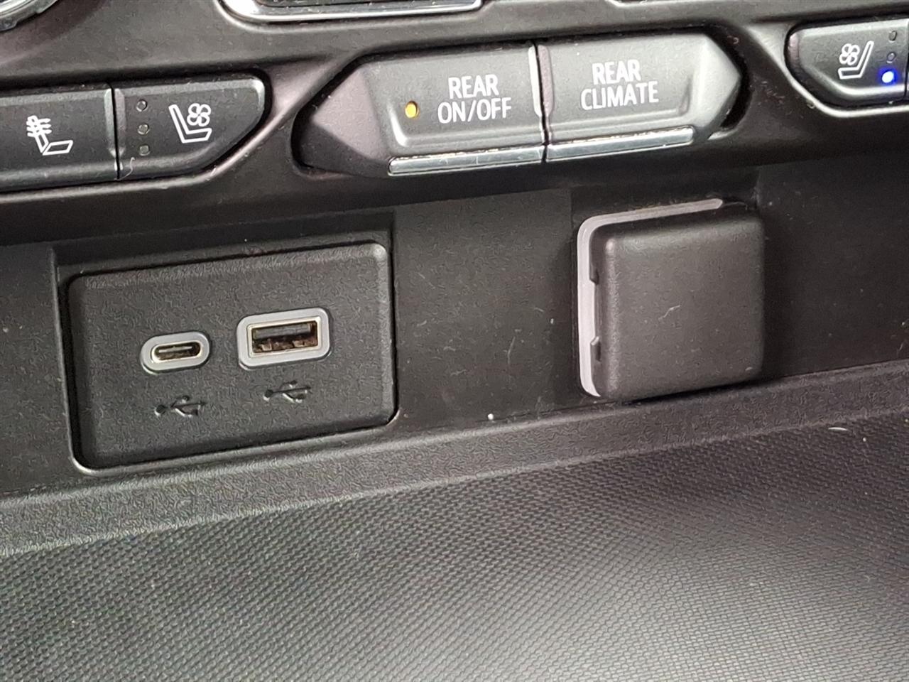 Chevrolet Suburban  2021