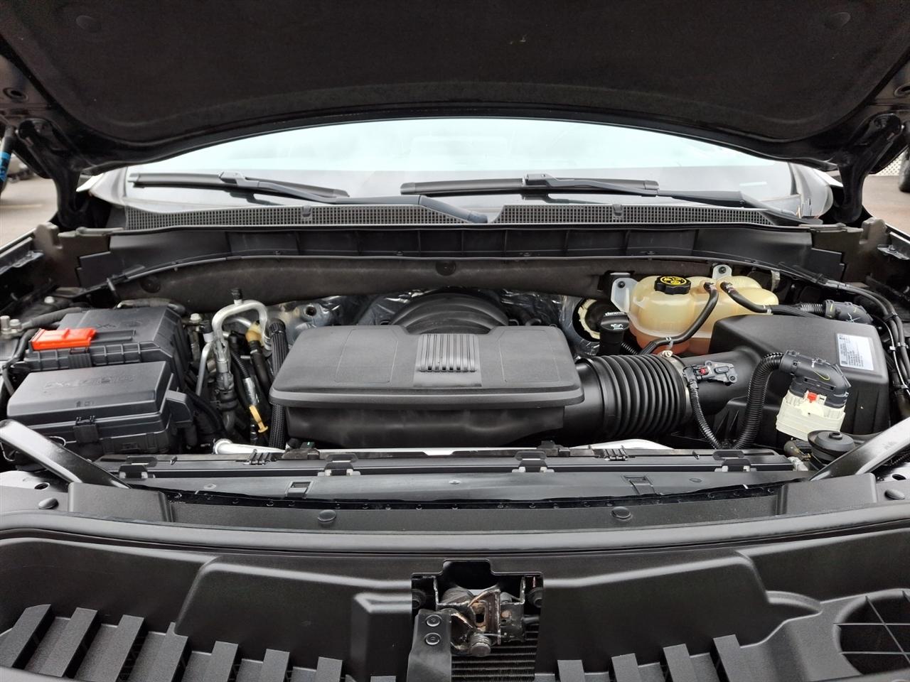 Chevrolet Suburban  2021