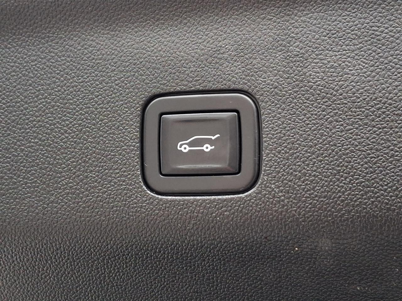 Chevrolet Suburban  2021