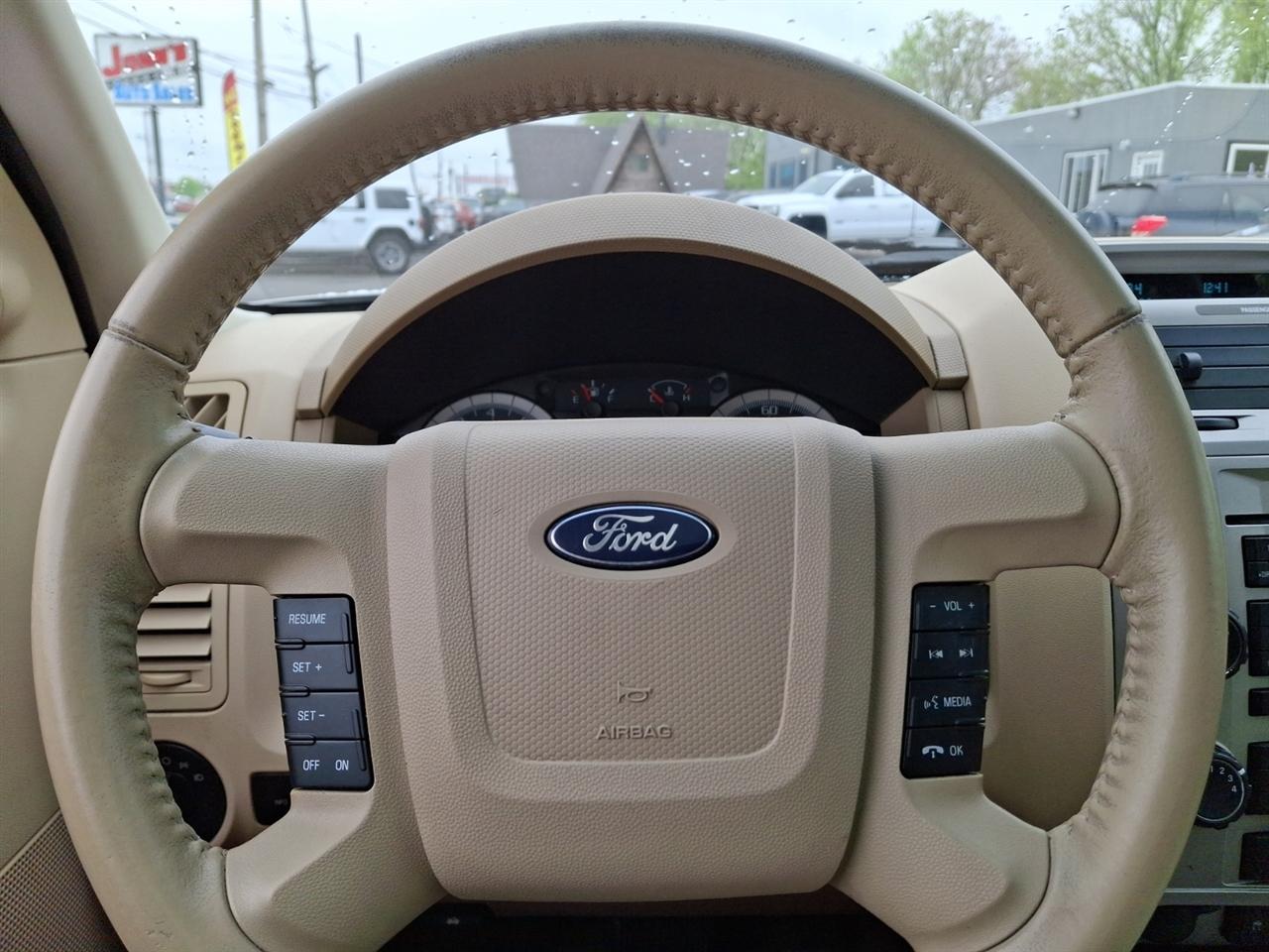 Ford Escape  2009