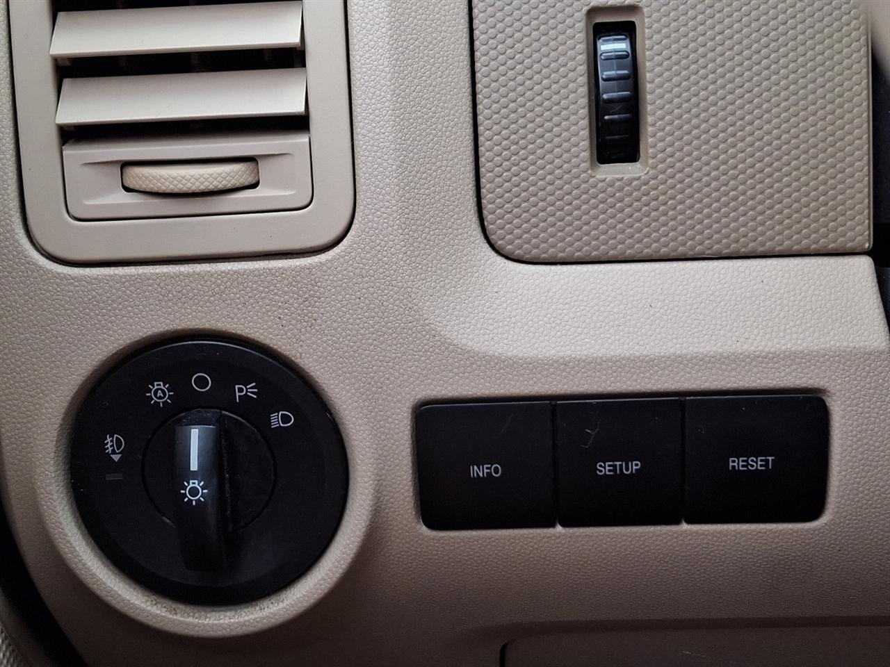 Ford Escape  2009